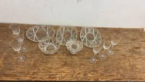 lot 253 image: Vintage Crystal Glassware and Serving Dish Set