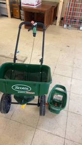 lot 266 image: Scotts SpeedyGreen 3000 Broadcast Spreader and Turf Builder Handheld Spreader