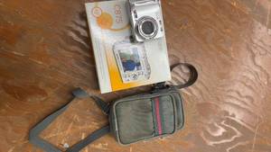 lot 272 image: Kodak EasyShare C875 Digital Camera with Carry Case
