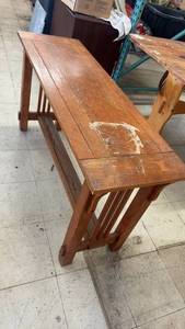 lot 278 image: Vintage Solid Oak Mission Style Console Table with Shelf