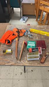 lot 307 image: Collection of Outdoor Gear and Ammunition Accessories
