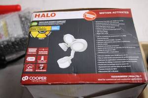 lot 2 image: Halo Motion Activated Triple Head Security Floodlight