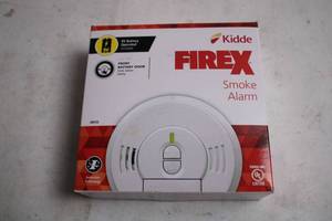 lot 15 image: Kidde FireX Smoke Alarm with 9V Battery