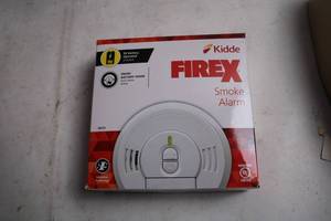 lot 21 image: Kidde FireX Smoke Alarm with 9V Battery