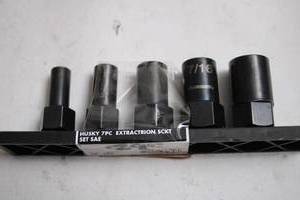 lot 37 image: Husky 7-Piece Extraction Socket Set SAE