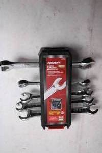 lot 65 image: Husky 5-Piece SAE Ratcheting Wrench Set