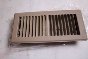 lot 124 image: Everbilt 4 in. x 10 in. Floor Register