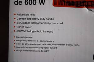 lot 150 image: HDX 600 Watt Portable Halogen Work Light