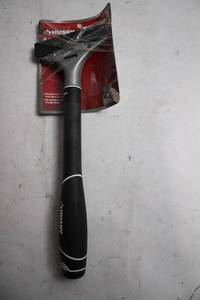 lot 183 image: Husky 4-in-1 Wall Stripper with Ergonomic Handle
