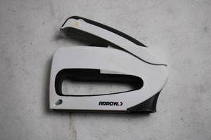 lot 200 image: Arrow Manual Staple Gun with Plastic Grip
