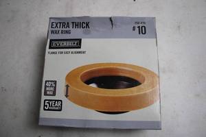 lot 398 image: Everbilt Extra Thick Wax Ring with Flange #10