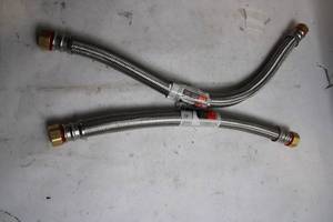 lot 431 image: Pair of Everbilt Universal Braided Stainless Steel Water Supply Lines