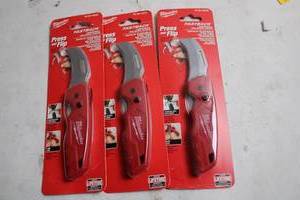 lot 445 image: Set of 3 Milwaukee Fastback Utility Knives with Press and Flip Design