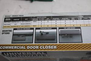 lot 495 image: Universal Hardware Heavy Duty Commercial Door Closer UH4062