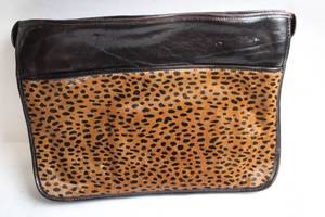 lot 8 image: Vintage Genuine Leather Bag with Cheetah Print Design