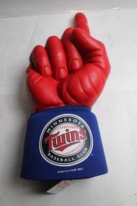 lot 14 image: Minnesota Twins Foam Finger Fan Glove