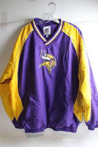 lot 18 image: NFL Minnesota Vikings 3XL Pullover Jacket
