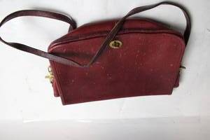 lot 36 image: Vintage Coach Red Leather Shoulder Bag