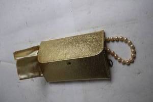 lot 44 image: Vintage Pearl Necklace with Sterling Clasp in Gold Pouch