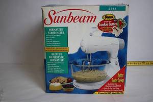 lot A-63 image: Sunbeam Mixmaster Stand Mixer with Glass Bowls and Accessories