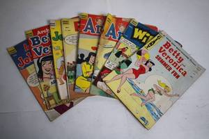lot 72 image: Collection of 9 Vintage Archie Comics Assortment