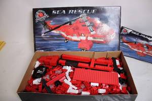 lot 114 image: Mega Bloks ProBuilder Collector Series Sea Rescue Set - 710 Pieces