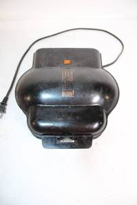 lot 122 image: George Foreman Grill Lean Mean Fat Reducing Machine