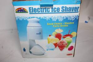 lot 130 image: Hawaii Ice Electric Ice Shaver for Snow Cones and Slushes
