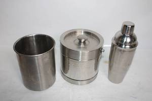 lot 134 image: Stainless Steel Bar Set with Shaker, Ice Bucket, and Container