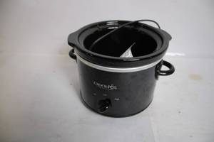 lot 146 image: Crock-Pot Original Slow Cooker - Black 2-Quart