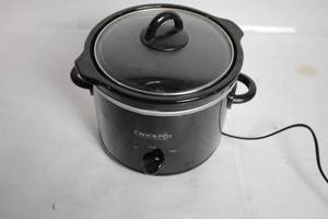 lot 147 image: Used Black Crock-Pot Slow Cooker with Glass Lid