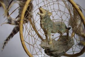 lot 152 image: Handcrafted Dreamcatcher with Howling Wolf Sculpture