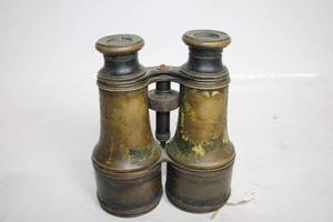 lot 163 image: Antique Brass Binoculars with Detachable Eyepieces
