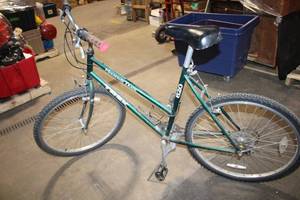 lot 185 image: Used Trek Mountain Track 820 Bicycle