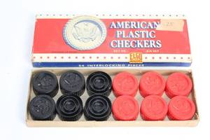 lot 37 image: Vintage American Plastic Checkers Set in Original Box