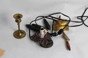 lot 47 image: Vintage Collection of Metal Decor and Accessories