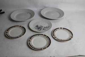 lot 74 image: Set of 5 Assorted Ceramic Plates with Unique Designs