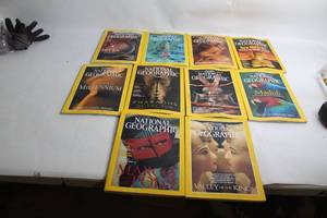 lot 97 image: Collection of 10 National Geographic Magazines (1999-2001)