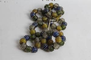lot 98 image: Set of 18 Vintage Glass Bead Napkin Rings