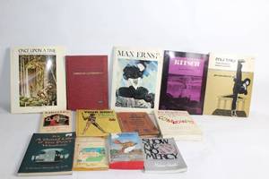 lot 109 image: Collection of 15 Assorted Books and Magazines