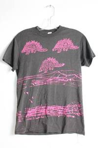 lot 133 image: Vintage Gray T-Shirt with Pink Dinosaur Design, Size Medium