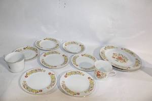 lot 145 image: Vintage Floral Bone China Dining Set, 16 Pieces