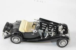 Die-Cast 1930s Classic Car Model with Opening Hood, Black