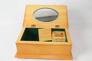 lot 169 image: Wooden Jewelry Box with Mirror and Musical Movement