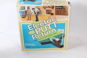lot 184 image: Sears Electric Putt Return with 9-Foot Putting Green