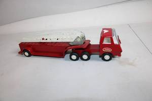 lot 208 image: Vintage Structo Fire Ladder Truck Toy