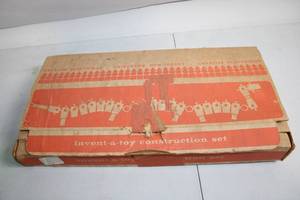 lot 276 image: Vintage Invent-a-Toy Construction Set by Creative Playthings