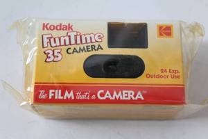 lot 291 image: Kodak FunTime 35mm Camera 24 Exposure - Factory Sealed