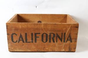 lot 292 image: Vintage California Wooden Fruit Crate