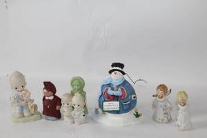 lot 295 image: Collection of 6 Vintage Ceramic Figurines Including Angels and Snowman